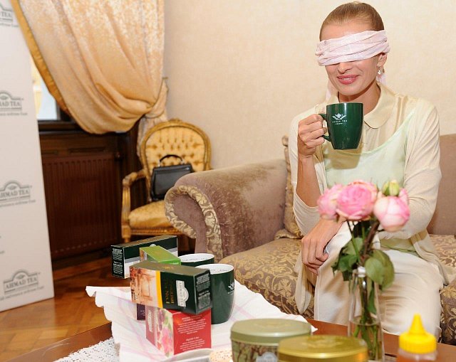 Ivana Jirešová si s poznáváním čajů skvěle poradila.