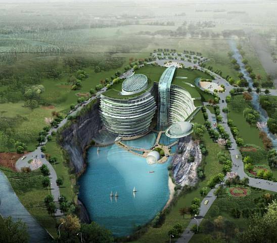 V opuštěném lomu nedaleko Šanghaje na úpatí hory Tianmenshan právě vzniká vodopádový pětihvězdičkový hotel. Celý projekt by měl přijít přibližně na 555 milionů amerických dolarů.