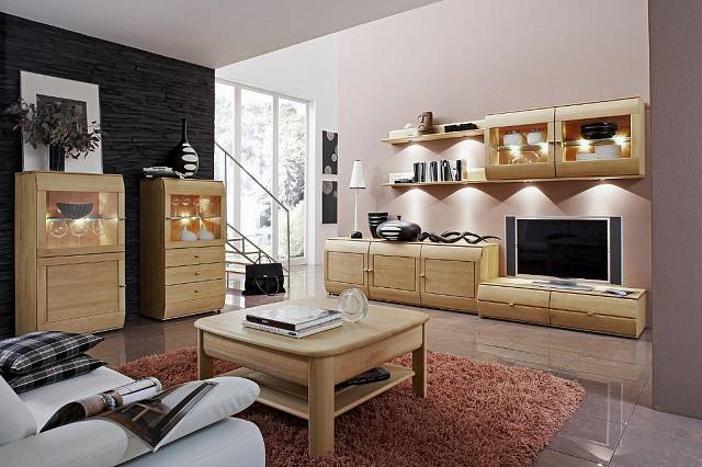 Obývací pokoj je zařízený nábytkem z kolekce Verano, který prodává Jitona.