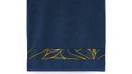 Bordura ručníku Nora evokuje zlaté vlny, cena 290 Kč
