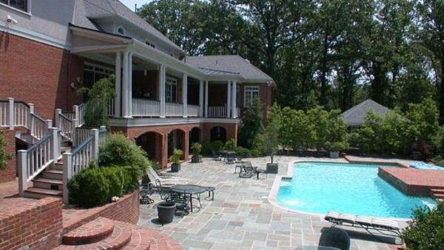 Steven Seagal prodává už poněkolikáté svou nemovitost v Tennessee. Uspěje tentokrát?