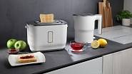 Rychlovarnou konvici K15ORAW od uznávaného designéra Ora Ïto můžete doplnit třeba toastovačem, cena konvice 1299 Kč.