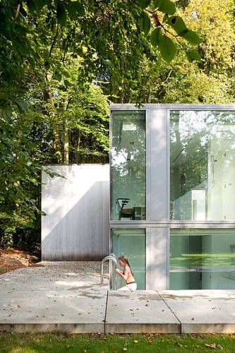 Prosklený dům v belgickém lese 7