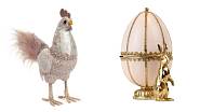 Špetka luxusu, zleva: brokátová slepice, 26 cm, cena 2100 Kč, růžové vejce s figurkou zajíce, cena 1750 Kčs