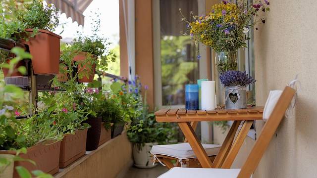Vytvořte si oázu pro odpočinek doma na balkóně
