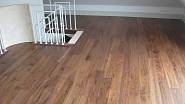 Podlaha z amerického ořechu interiér zaručeně proteplí a zútulní. Firma Empiri parket ji prodává za 1280 Kč/m2