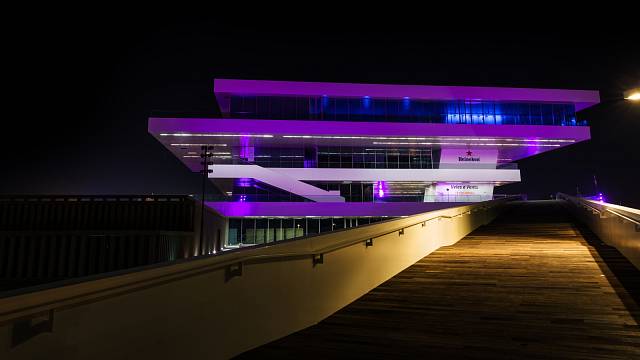 Ultramoderní budova ve valencijském přístavu navržená Davidem Chipperfieldem a Ferminem Vazquezem