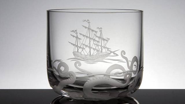 Ryté nápojové sklo z kolekce On the sea