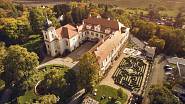 Zámek Loučeň byl v letech 1809 až 1945 rodinným sídlem česko-německé větve rodu Thurn-Taxisů.