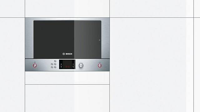 Do malé kuchyně malé spotřebiče. Parní trouba Bosch HMT 85DL53 - rozměry (V x Š x H): 382 x 594 x 300 mm