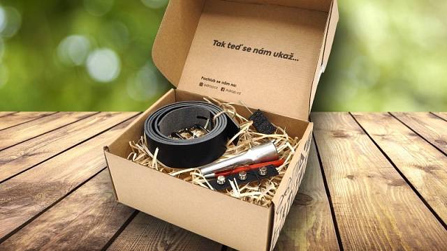 Sady KutilBox nabízí vše potřebné, v tomto případě na výrobu vlastního koženého pásku.