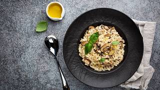 V krémovém rizotu z kulatozrnné rýže krásně vynikne chuť hub i jejich intenzivní aroma.