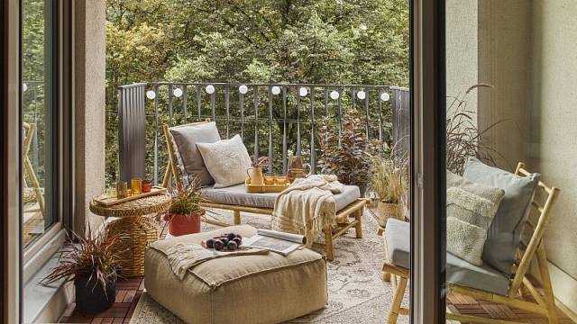 Právě koberec pomůže proměnit váš balkon v další obytný prostor.útulnit balkon, Koberce už dávno nepatří jen do interiéru