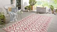 Také kusový koberec Botany Pink se prodává v několika velikostech, například 140 x 200 cm za 2599 Kč.