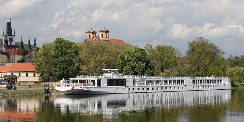 Jedna z největších a nejkrásnějších osobních lodí Viking Beyla opět připlula na naši část Labe. 