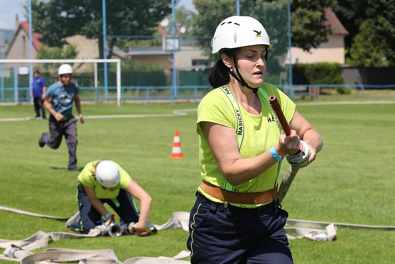 Memoriál Lubomíra Henzla v požárním sportu proběhl v neděli v Lukavci. V pořadí již šestý memoriál hostil kromě domácího družstva dalších pět družstev SDH. Podívejte se na fotografie z této soutěže.