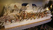 Miloslav Kyzlík z Roudnice nad Labem-Podlusk je sběratelem betlémů. V přístavku rodinného domu jich opatruje několik stovek od miniaturních s několika figurkami až po velké betlémy i se stovkou figurek.
