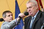 Miloš Zeman na Mírovém náměstí v Litoměřicích v říjnu 2013