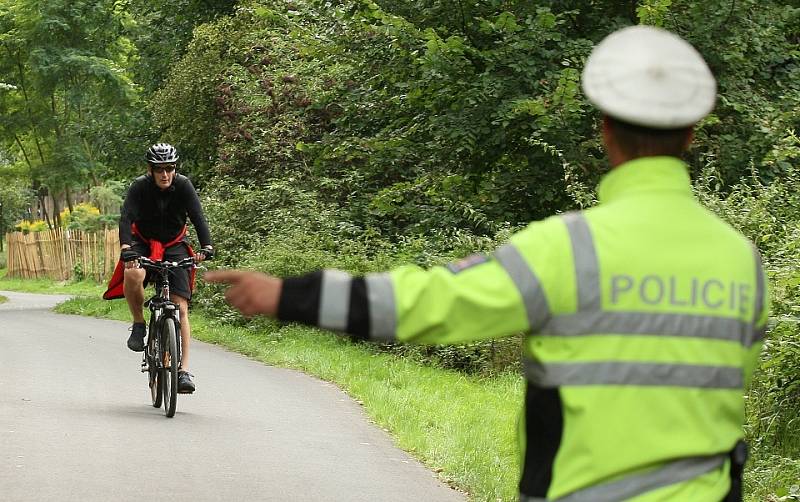 Policisté kontrolovali cyklisty