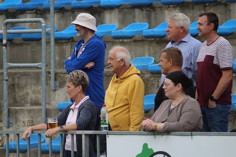 Zaměstnanecká liga Deníku: čtvrtý semifinalový turnaj druhého ročníku hostil sportovní areál Pod Lipou v Roudnici nad Labem.