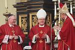Nový apoštolský nuncius v České republice Charles Daniel Balvo celebroval mši v dómě.