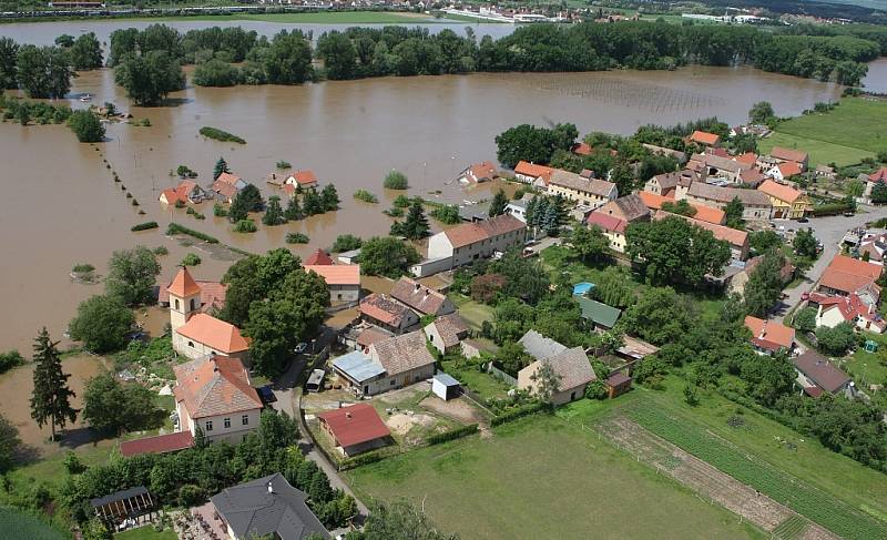 Povodeň 2013: Letecké snímky Litoměřicka od Štětí až po Terezín.