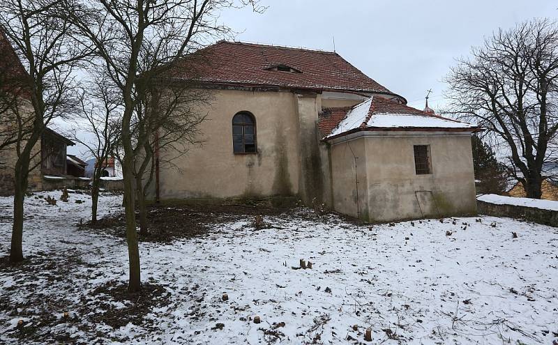 Zchátralý kostel v Lipé má naději na opravu