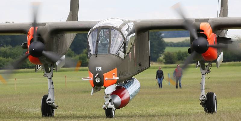 Do Roudnice přiletěli první účastníci víkendové Air Show.