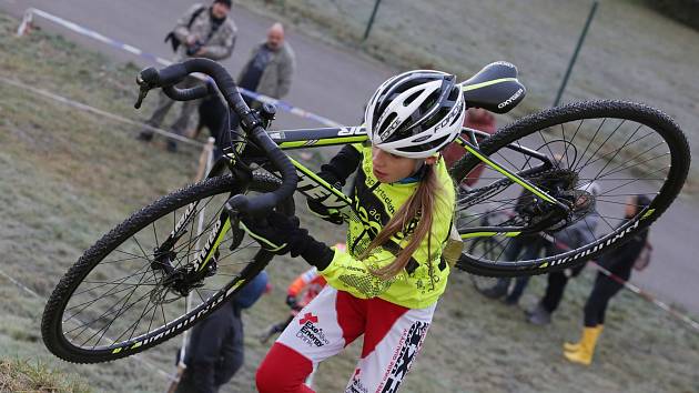 FOTO: Silvestrovský cyklokros v Terezíně protáhl svaly závodníků -  Litoměřický deník