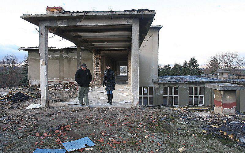 Nemocnice se pomalu přeměňuje na pečovatelské centrum a domov pro seniory.