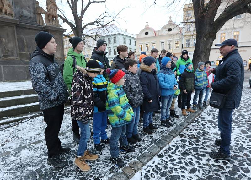 V pátek 4. ledna v podvečer požehnal litoměřický biskup Jan Baxant tříkrálové koledníky.