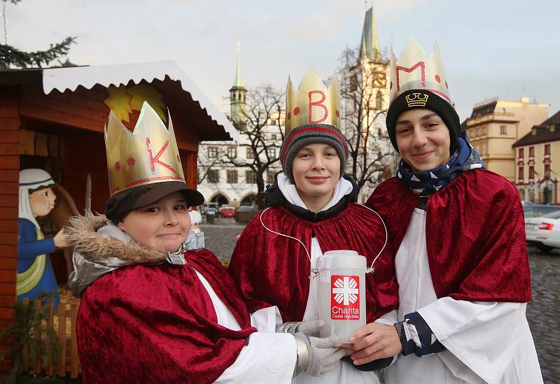 Tříkrálovým koledníkům požehnal biskup Jan Baxant.