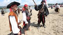 Piráti dobývají jezero Chmelař