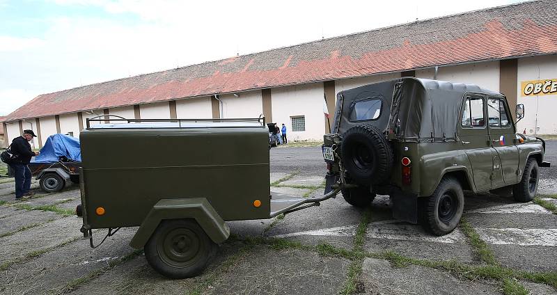 V sobotu a v neděli dopoledne proběhla v Terezíně technická testace autoveteránů.