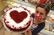 Cukrárna u Družby v Litoměřicích nabízí dorty a zákusky zdobené valentýnskými motivy
