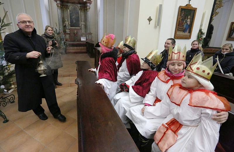 Tříkráloví koledníci dostali požehnání od biskupa Jana Baxanta.