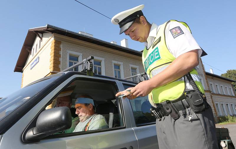 Ten, kdo před jízdou nepil alkohol, dostal nealko pivo 