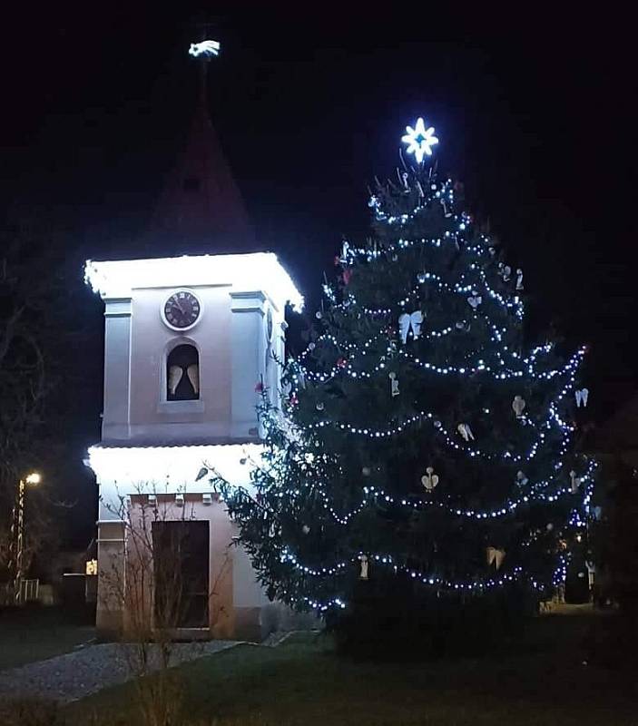 Vánoční strom v Polepech