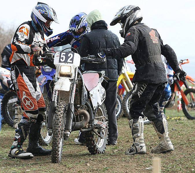 Bezinka jaro 2010 - Kamýk, sobota 10. dubna .