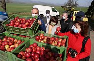 Zemědělské družstvo Klapý věnovalo jablka