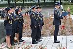 Noví hasiči z Ústeckého kraje složili na Národním hřbitově v Terezíně služební přísahu.