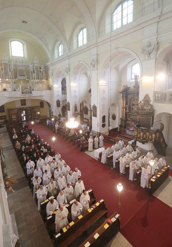 Missa chrismatis v katedrále sv. Štěpána v Litoměřicích.