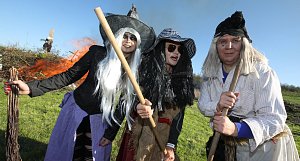 Průvod čarodějů se prohnal v neděli 30. dubna obcí Chodovlice