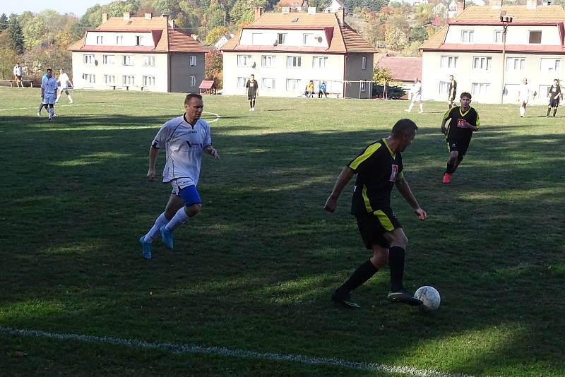 IV. třída sk. A: Lovečkovice (v černém) - Liběšice B.