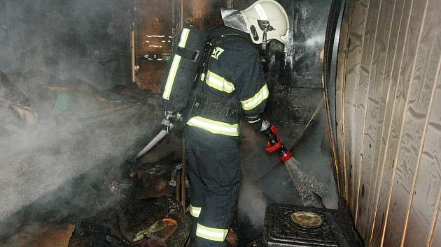 V Třebenicích shořela chatka.