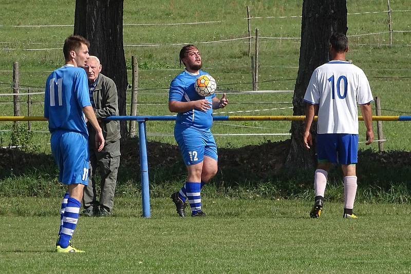 IV. třída: Libochovany (v bílém) - Prackovice n. L.