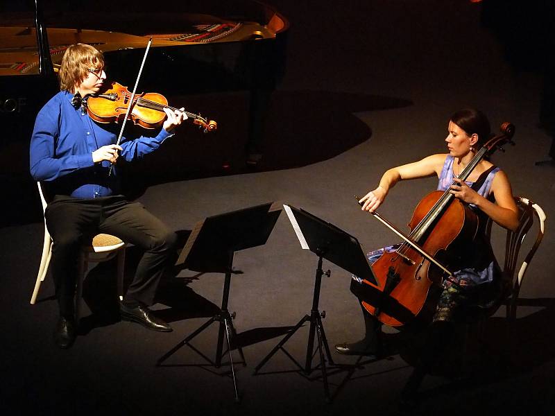 Koncert učitelů v litoměřickém divadle.