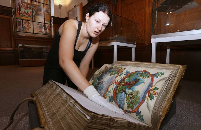 Muzeum ukáže unikátní bibli, jež zažila Husa