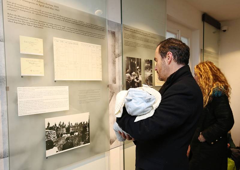Památník Terezín otevřel v úterý novou expozici v domku bývalé váhy o transportu židů do Terezína.