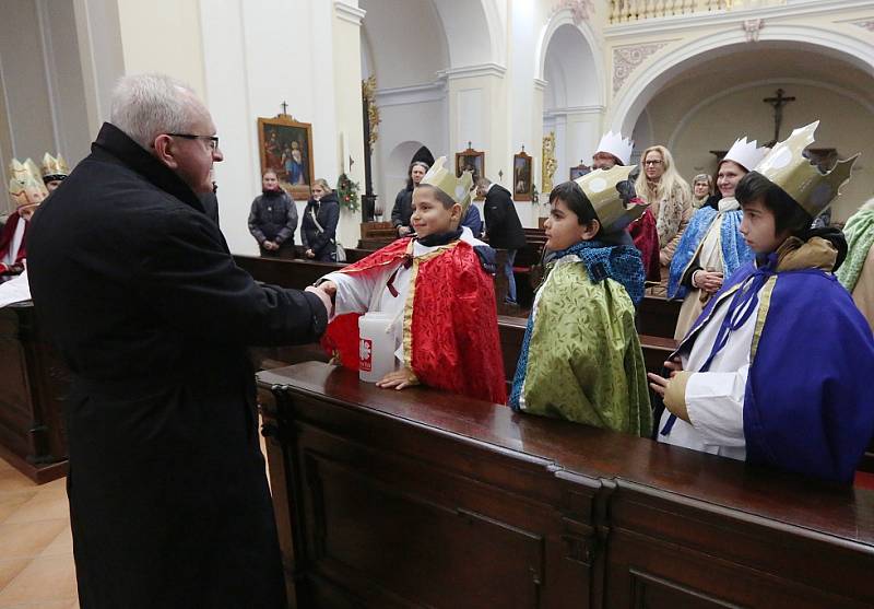 Tříkráloví koledníci dostali požehnání od biskupa Jana Baxanta.